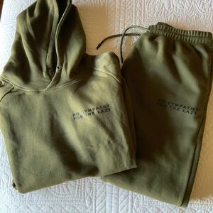 Olive Green Jogger Set H💚💚DIE and SWEATS NWOT LARGE